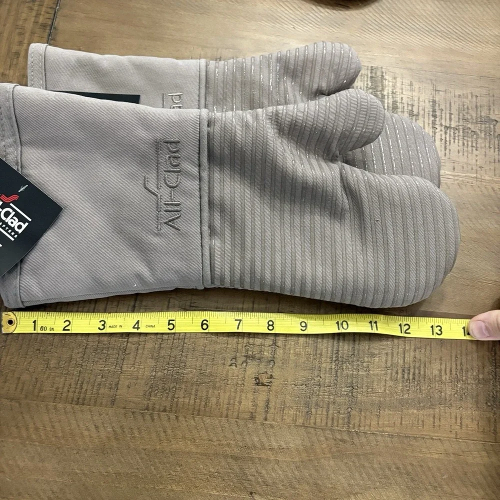 ALL-CLAD Metalcrafters ~ (2) Oven Mitts‎ w/ Easy Grip Silicone ~pewter gray NEW